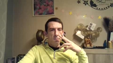 Snapshot of skinnybigcock2 chatting on January 6, 3:31 am SkinnyBigCock2 online show from January 6, 3:31 am