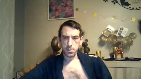Snapshot of skinnybigcock2 chatting on February 9, 3:11 am SkinnyBigCock2 online show from February 9, 3:11 am