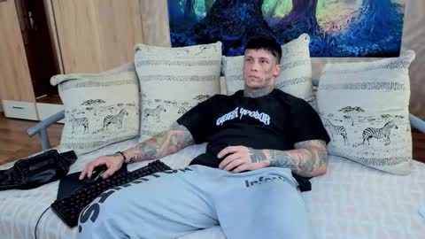 skirlingod online show from September 19, 7:12 am