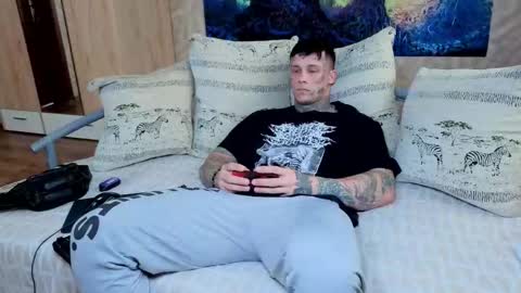 skirlingod online show from September 10, 6:25 am