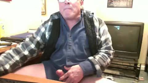Snapshot of skn1960e chatting on January 17, 3:23 am skn1960e online show from January 17, 3:23 am