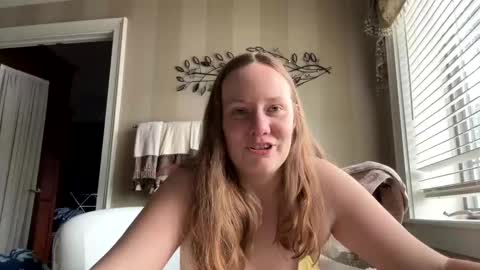 Snapshot of skywinters chatting on January 6, 3:29 pm Sky Winters online show from January 6, 3:29 pm