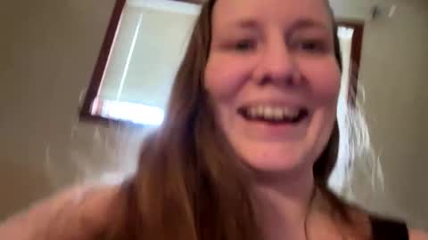 Snapshot of skywinters chatting on February 24, 8:25 pm Sky Winters online show from February 24, 8:25 pm