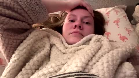 Snapshot of skywinters chatting on March 8, 12:00 am Sky Winters online show from March 8, 12:00 am