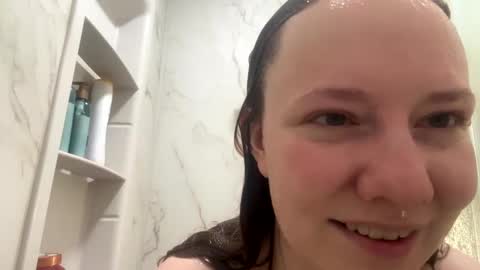 Snapshot of skywinters chatting on January 27, 3:18 pm Sky Winters online show from January 27, 3:18 pm