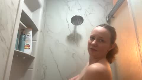 Snapshot of skywinters chatting on February 7, 10:09 pm Sky Winters online show from February 7, 10:09 pm