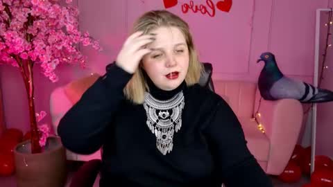 Snapshot of sladadeew chatting on February 18, 8:59 am Slada Deew online show from February 18, 8:59 am