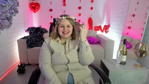 Snapshot of sladadeew chatting on March 8, 3:45 pm Slada Deew online show from March 8, 3:45 pm