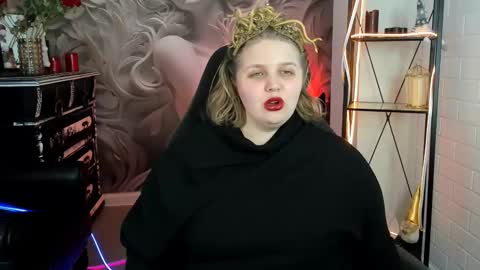 Snapshot of sladadeew chatting on February 13, 3:14 pm Slada Deew online show from February 13, 3:14 pm