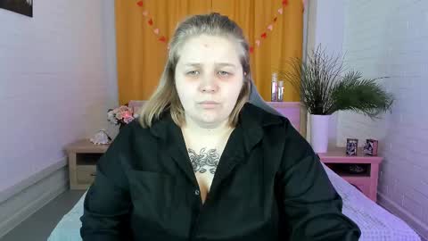 Snapshot of sladadeew chatting on March 11, 5:13 am Slada Deew online show from March 11, 5:13 am