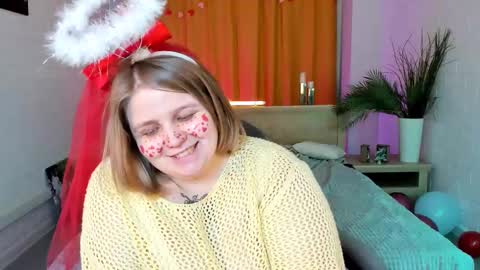Snapshot of sladadeew chatting on February 11, 3:40 pm Slada Deew online show from February 11, 3:40 pm