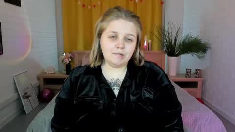 Snapshot of sladadeew chatting on February 25, 12:16 pm Slada Deew online show from February 25, 12:16 pm