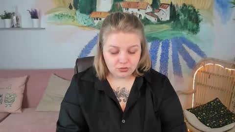 Snapshot of sladadeew chatting on February 26, 9:12 am Slada Deew online show from February 26, 9:12 am