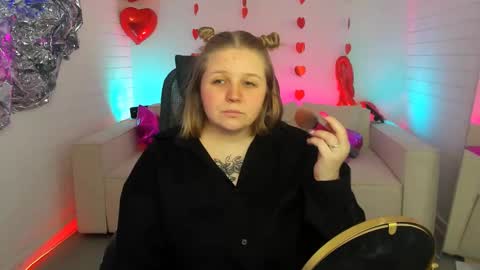 Snapshot of sladadeew chatting on March 7, 9:18 am Slada Deew online show from March 7, 9:18 am