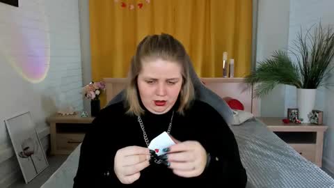 Snapshot of sladadeew chatting on February 21, 9:24 am Slada Deew online show from February 21, 9:24 am