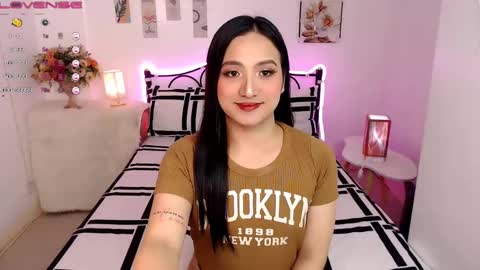 Snapshot of slave_amanda69 chatting on February 6, 3:48 am Queen Cyrine online show from February 6, 3:48 am