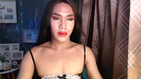 Snapshot of slutqueen_raz chatting on January 19, 12:28 pm Raz online show from January 19, 12:28 pm