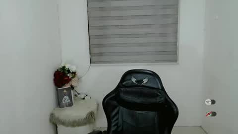 Snapshot of slutty_shanin chatting on September 14, 2:25 am SHANIN online show from September 14, 2:25 am