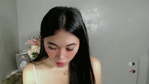 Snapshot of slutty_shanin chatting on December 15, 9:45 am SHANIN online show from December 15, 9:45 am