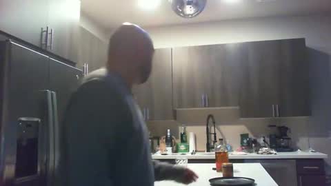 Snapshot of smashing_machine_412 chatting on January 2, 2:43 am smashing_machine_412 online show from January 2, 2:43 am
