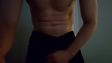 Snapshot of smitty6924 chatting on February 23, 6:23 pm smitty6924 online show from February 23, 6:23 pm