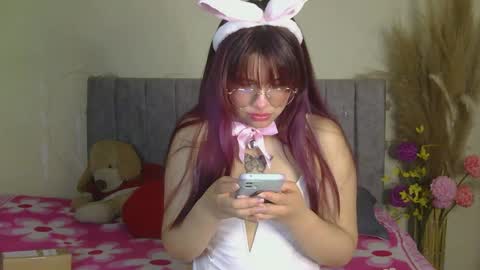 Snapshot of sofeelme_7 chatting on September 8, 4:17 pm Sophie online show from September 8, 4:17 pm