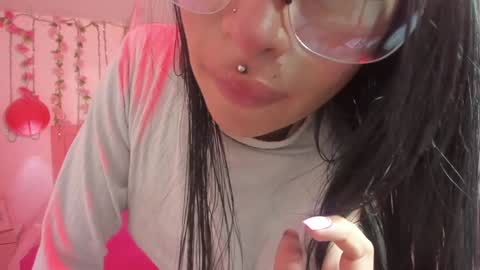 Snapshot of soffi_roberts chatting on January 23, 1:02 pm sofiia online show from January 23, 1:02 pm
