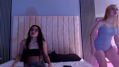 Snapshot of soffy_west chatting on September 15, 1:23 pm soffy_west online show from September 15, 1:23 pm