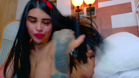 Snapshot of sofhia_cruz chatting on February 2, 5:10 am sofhia cruz online show from February 2, 5:10 am