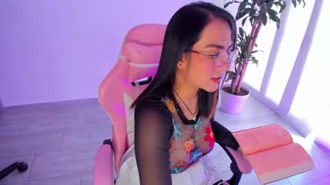 Snapshot of sofi_martinezz chatting on September 14, 7:48 pm Sophie online show from September 14, 7:48 pm