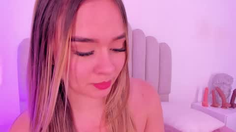 Snapshot of sofia_pamela chatting on February 21, 1:22 am SOFIA PAMELA online show from February 21, 1:22 am