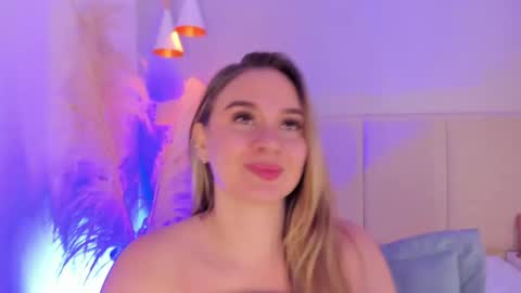 Snapshot of sofia_pamela chatting on February 27, 12:36 am SOFIA PAMELA online show from February 27, 12:36 am