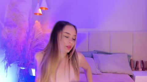 Snapshot of sofia_pamela chatting on February 20, 7:08 pm SOFIA PAMELA online show from February 20, 7:08 pm