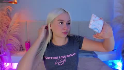Snapshot of sofia_pamela chatting on September 19, 7:28 pm SOFIA PAMELA online show from September 19, 7:28 pm