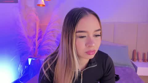Snapshot of sofia_pamela chatting on February 4, 7:11 pm SOFIA PAMELA online show from February 4, 7:11 pm