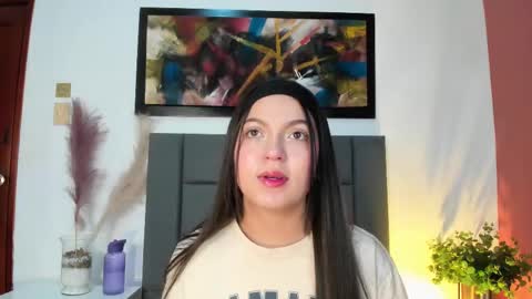 sophiacolliins online show from September 18, 11:36 am