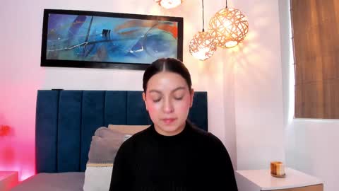 sophiacolliins online show from September 17, 11:35 am