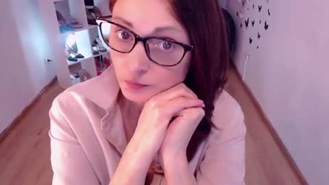 Snapshot of sophie_caring chatting on February 11, 4:24 pm Sophie online show from February 11, 4:24 pm