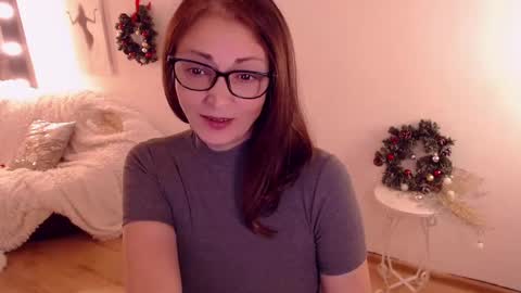 Snapshot of sophie_caring chatting on December 27, 5:20 am Sophie online show from December 27, 5:20 am