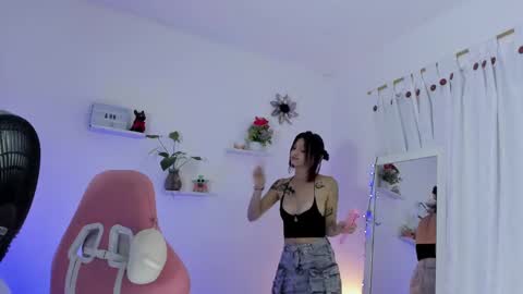 sophie doll online show from December 10, 2:48 am