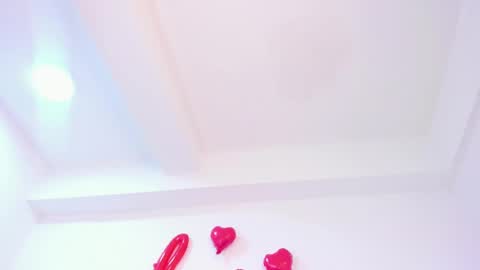 Snapshot of sophie_newton chatting on February 15, 6:44 pm sophie_newton online show from February 15, 6:44 pm
