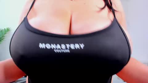 Snapshot of sophie_newton chatting on March 12, 3:18 pm sophie_newton online show from March 12, 3:18 pm