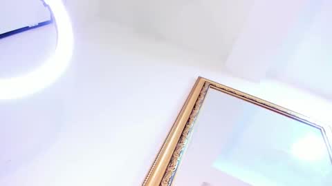 Snapshot of sophie_newton chatting on February 13, 3:24 pm sophie_newton online show from February 13, 3:24 pm