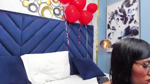 sophiebaker__ online show from February 22, 2:39 am