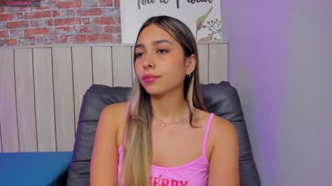 Snapshot of sophiebenson_ chatting on September 17, 1:03 pm Sophie online show from September 17, 1:03 pm
