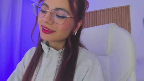   Sophie  IG sophiecherry es   online show from February 2, 5:10 am