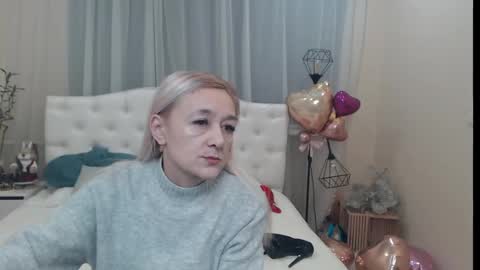 sophiekittyy online show from March 1, 7:19 am
