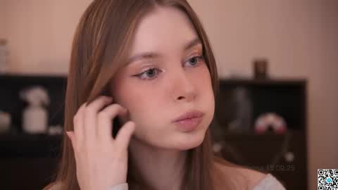 Snapshot of sophiephoria chatting on September 15, 6:20 pm Sophie Next stream 3 online show from September 15, 6:20 pm