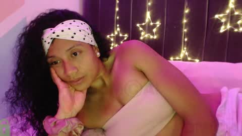 Snapshot of sophiia_dreams chatting on January 15, 2:49 am Sophia this is not my real name online show from January 15, 2:49 am