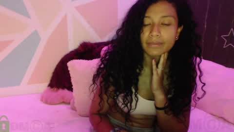 Snapshot of sophiia_dreams chatting on February 12, 2:56 am Sophia this is not my real name online show from February 12, 2:56 am